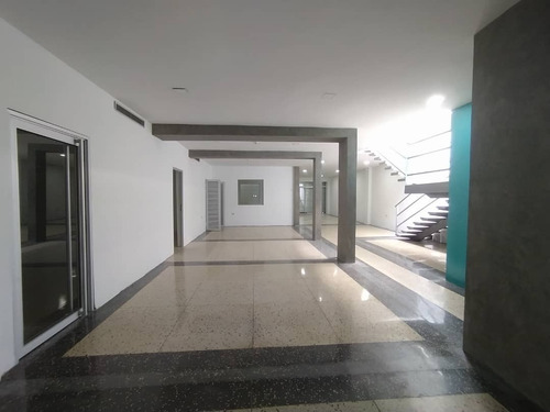 Imagen 2 de 14 de Zona Norte Alquiler Edificio Empresarial, Ubicado En Calle 83