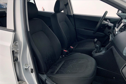 Imagen 7 de 15 de Hyundai Grand I10 Coupe 4 Pts Gl, Tm5, R-14