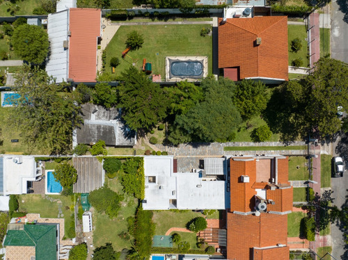 Excepcional Chalet Sobre 2 Padrones Únicos Linderos En Punta Gorda, Terreno De 1100 Metros. 6 Dorm, 5 Baños, Garaje,