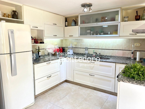 Impecable Chalet 5 Ambientes, En Venta. Haedo Centro Sur. Haedo Chico.