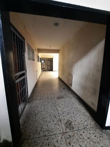 Yannet Inmuebles Vende Edificio Mas Local En Av Las Ferias