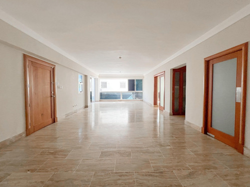Naco, Apartamento De 2 Habitaciones + Estudio En Alquiler