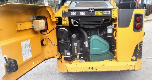 Imagem 6 de 12 de Minicarregadeira Volvo Mc85c Bobcat 2015 Apenas 1.100horas