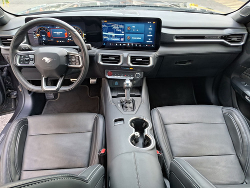 Ford Mustang 2024