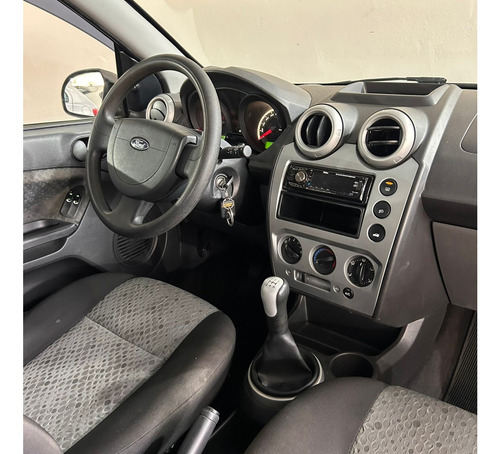 Ford Fiesta 1.6 MPI CLASS HATCH 8V FLEX 4P MANUAL