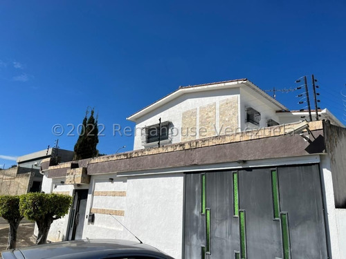 Imagen 1 de 11 de Andreina Gonzalez Rentahouse Vende Casa En Valles De Camoruco Valencia 22-15578