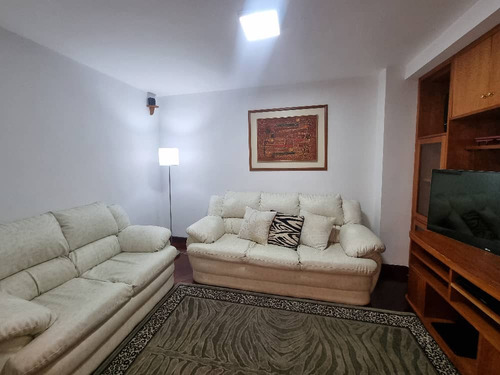 Lujoso Y Amplio Apartamento En Los Nuevos Teques, Estado Miranda.