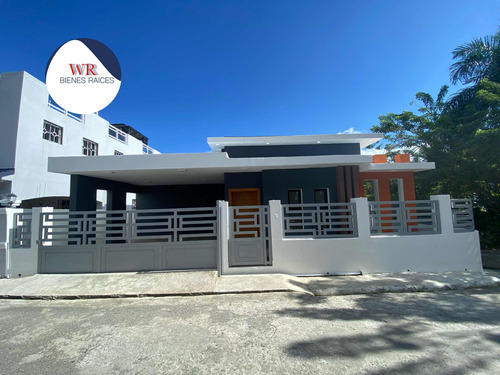 Casa En Venta En Residencial De Puerto Plata