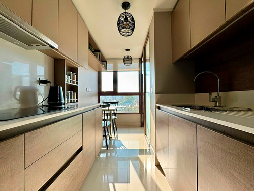 Seminuevo | 2 Dorm. | Cocina Cerrada | 2 Estac.