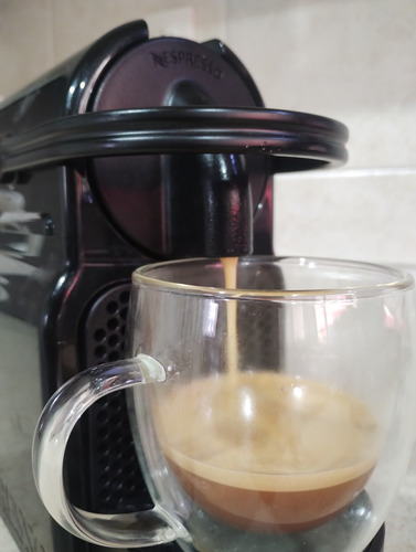 Cafetera Delonghi Inissia Negro (Usado)