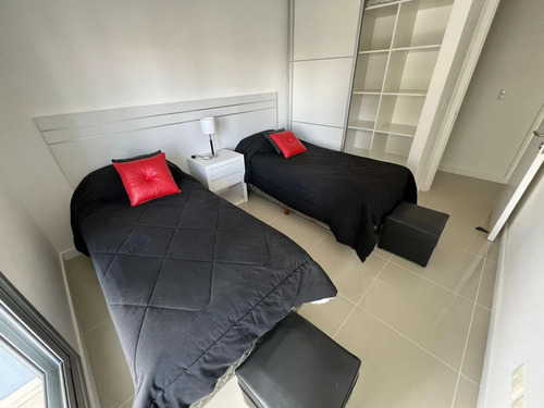Apartamento En Alquiler Y Venta, Punta Del Este, Uruguay.