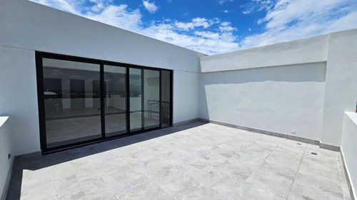 Penthouse En Venta Listo A Estrenar En El Sector De Naco, Santo Domingo, 2niveles, Torre Con Área Social