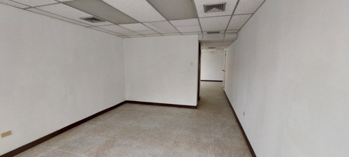 Imagen 6 de 13 de Oficina En Venta Urb. La Campiña C-19402