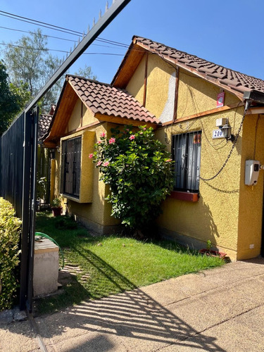 Hermosa Casa Excelente Ubicación - Pasaje Cerrado