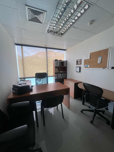 Se Vende O Alquila Chuao Oficina 318 Mts Aire Acondicionado