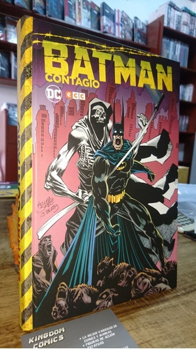 Batman: Contagio., De Doug Moench Y Otros. Serie Batman Editorial Ecc España, Tapa Dura, Edición Segunda En Español, 2020