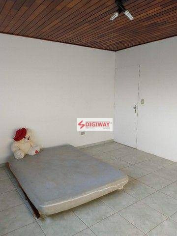 Imagem 4 de 20 de Sobrado Com 220m² De Área Construída, Garagem Coberta Para 2 Carros Em Bairro Residencial. - So0558