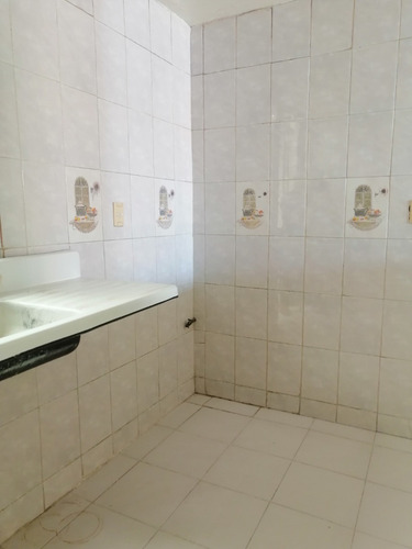 Imagen 13 de 18 de Se Vende Casa En Av Parque Urbano San Antonio El Desmonte