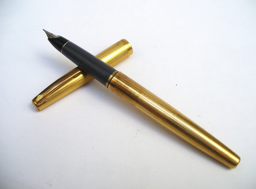 Sheaffer Gris Y Cuerpo Y Capuchón De Oro Pluma De Acero 