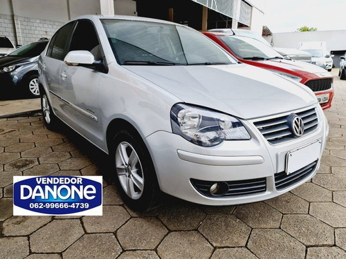 Volkswagen Polo Sedan 1.6 Mi Comfortline 8v Flex 4p Manual