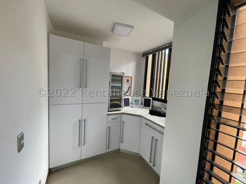Espectacular Apartamento En Cerro Verde Y 24-23759