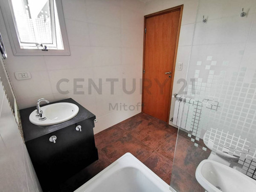 Imagen 23 de 27 de Departamento En Venta De 2 Dormitorios Con Cochera En La Plata