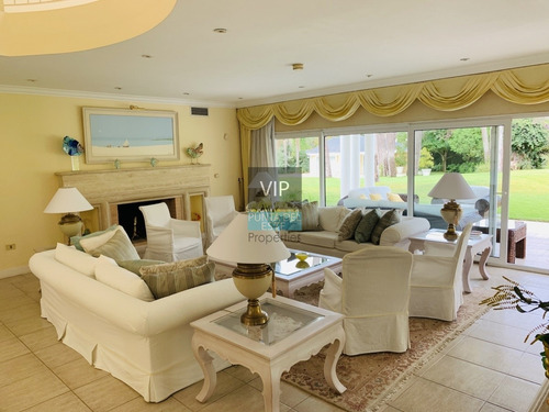 Imagen 1 de 30 de Vendo Majestuoso Chalet En El Corazón Del Golf-ref:276