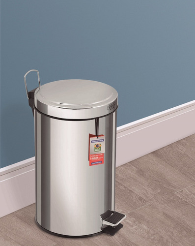 Cesto Tacho De Basura Tramontina de 30 litros de Acero Inoxidable Con Pedal
