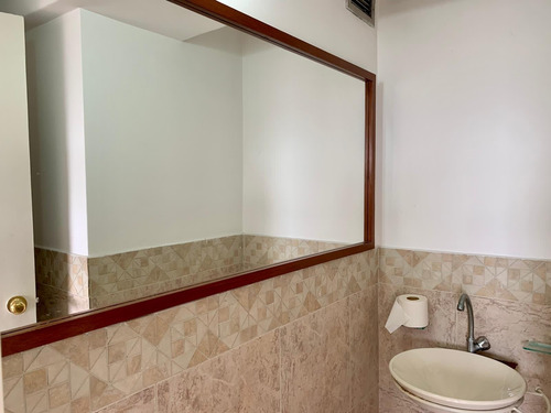 Imagen 14 de 15 de Se Vende Oficina 217m2 Av. Urdaneta 4840