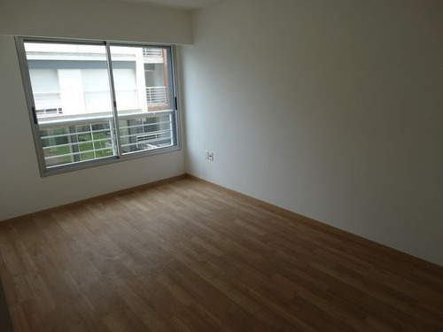 Imagen 6 de 12 de Apartamento Venta 1 Dormitorio Con Garaje Sobre Rivera!!!