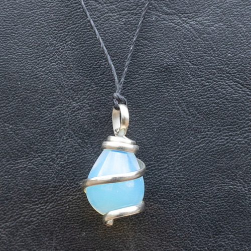 Piedra Piedra De La Luna Opalina Engarzada Dije Con Macramé