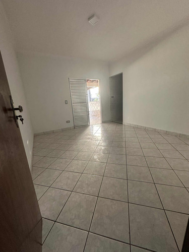 Sobrado 3 Quartos Suíte,vaga De Garagem Na Vl Santa Catarina