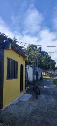 Casa Adoçada 3 Cómodos 2 Banheiros Excelente Oportunidade!!