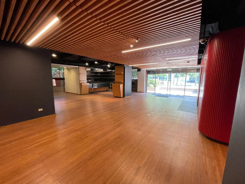 Venta/arriendo De Local Comercial, Las Condes Id 69.458-ret