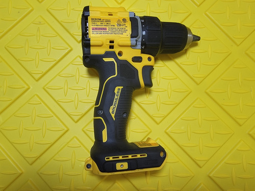 Taladro Atornillador Dewalt Dcd794 20v Atomic Dcd794b Amarillo 50 (Usado)
