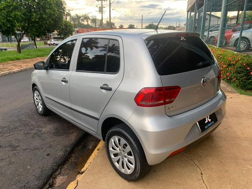 Imagem 4 de 12 de Volkswagen Fox Trendline 1.6 Prata 2017