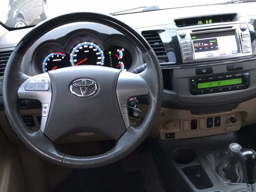 Imagem 10 de 14 de Toyota Sw4 Srv 4x4 3.0 Tb-ic 16v At