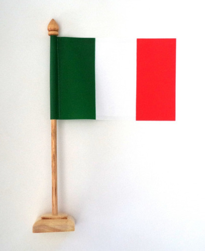 Imagem 2 de 2 de Bandeira Da Itália De Mesa - 24 Cm