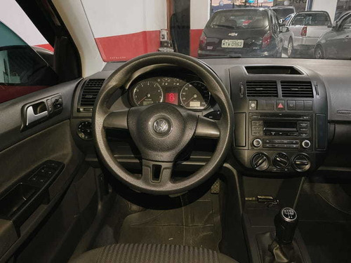Imagem 6 de 11 de Volkswagen Polo 1.6 Conf. 2014