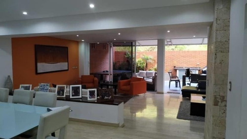 Imagen 2 de 14 de Pb En Venta En El Solar Del Hatillo, Caracas 22-1261 Mvg