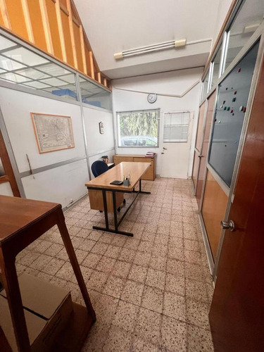 Importante Predio De 7.900 Mts Con 200 Mts De Oficinas