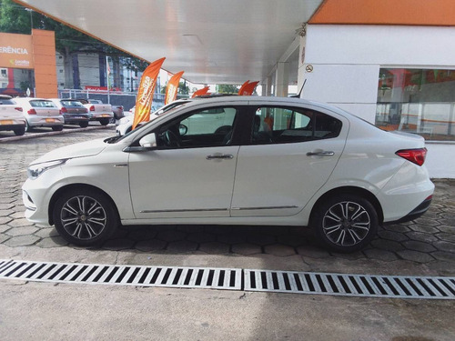 Imagem 2 de 10 de Fiat Cronos 1.8 E.torq Flex Precision At6