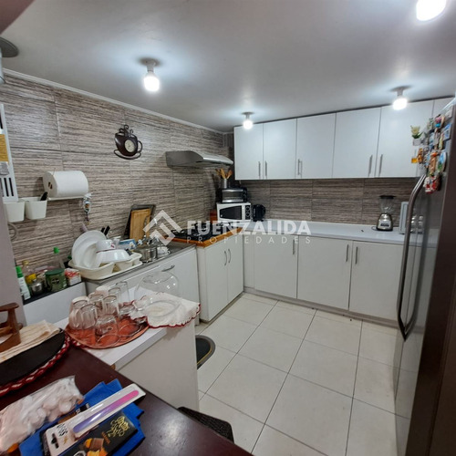 Casa En Venta De 8 Dorm. En Lo Espejo