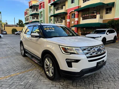 Ford Explorer Xlt 4*2 Tres Filas De Asientos Año 2019