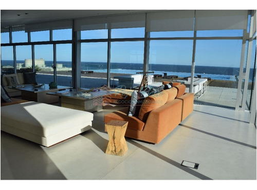 Apartamento En Brava, 4 Dormitorios *- Ref: 2560