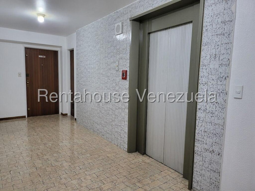Apartamento En Alquiler En La Alameda 25-13678 Yf