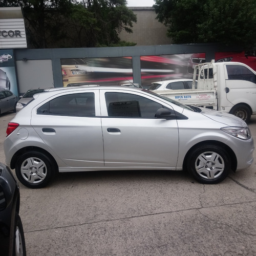 Imagen 6 de 9 de Chevrolet Onix Joy 5p 1.4 N Ls Mt+ 2017