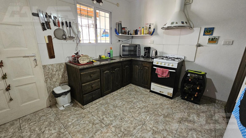 Duplex En Castelar - 2 Dormitorios - Patio - Cochera - Oficina -
