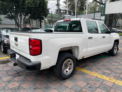 Imagen 6 de 15 de Chevrolet Silverado 2017 5.4 2500 Doble Cabina Ls 4x2 At
