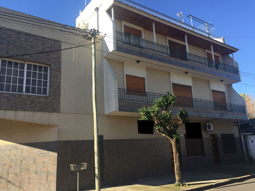 Departamento En Venta De 2 Dormitorios C/ Cochera En La Tablada